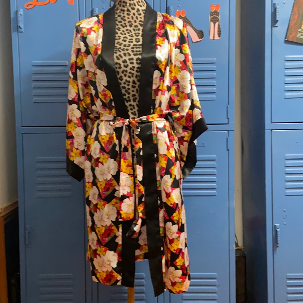 Kimono Style Silky Robe - Picture 2 of 7
